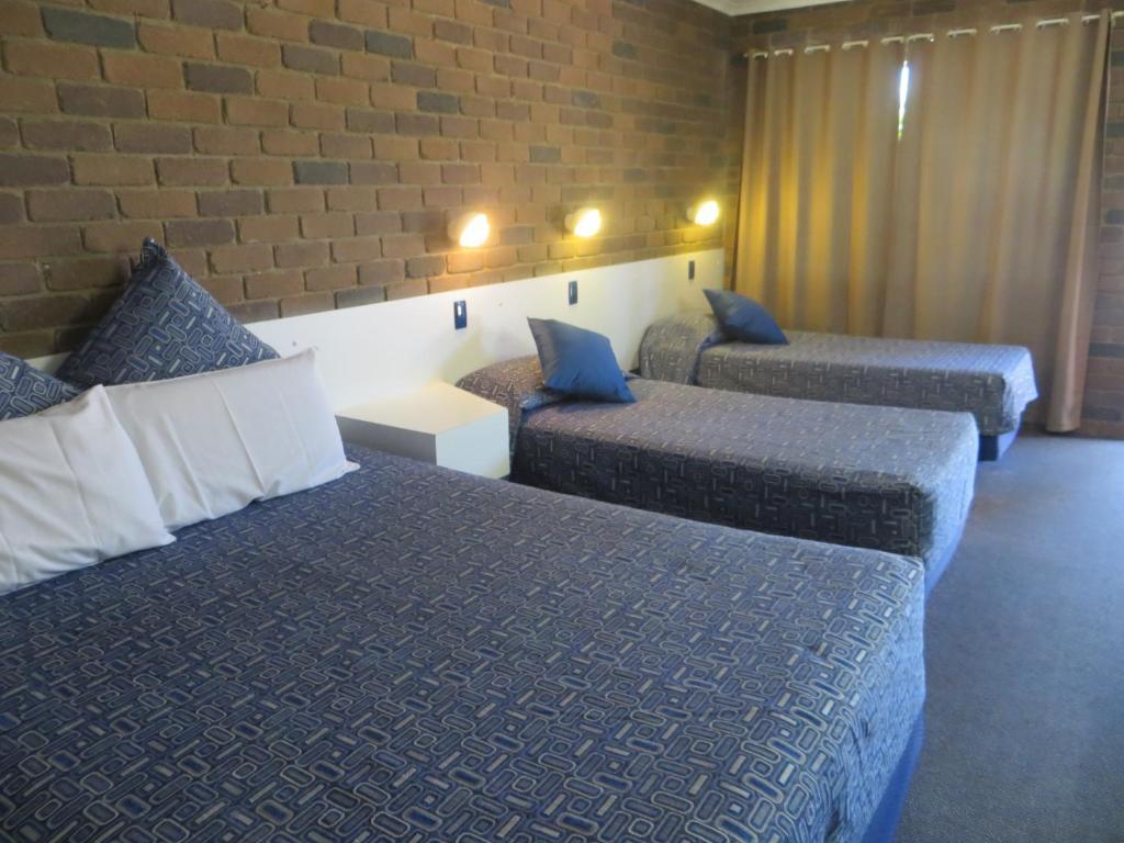 Cattleman'S Rest Motor Inn Charters Towers Room photo