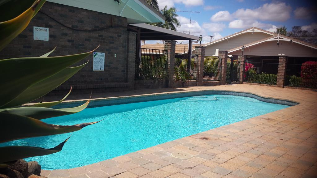 Cattleman'S Rest Motor Inn Charters Towers Exterior photo
